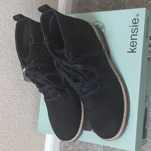 NIB Kensie Ladies' Lace Up Boot